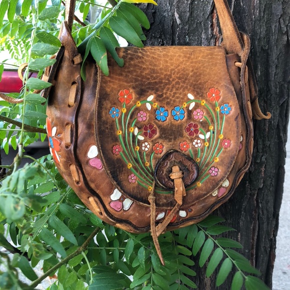 Vintage Handbags - Vtg 70’s Painted Tooled Leather Handbag 👜